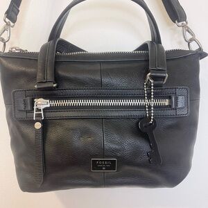 Fossil Dawson Leather Crossbody with Key Charm Black EUC